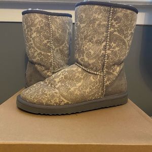 Ugg Australia Short Gray Paisley Boots size 8